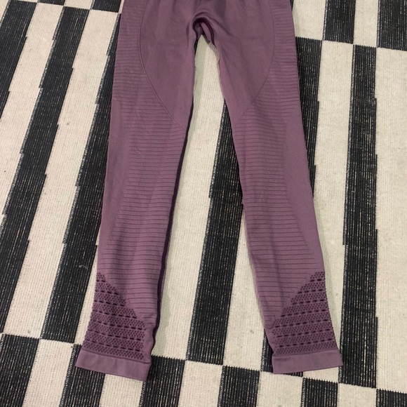 GYMSHARK Women’s Purple Wash Energy Seamless Leggings Small - Picture 10 of 12